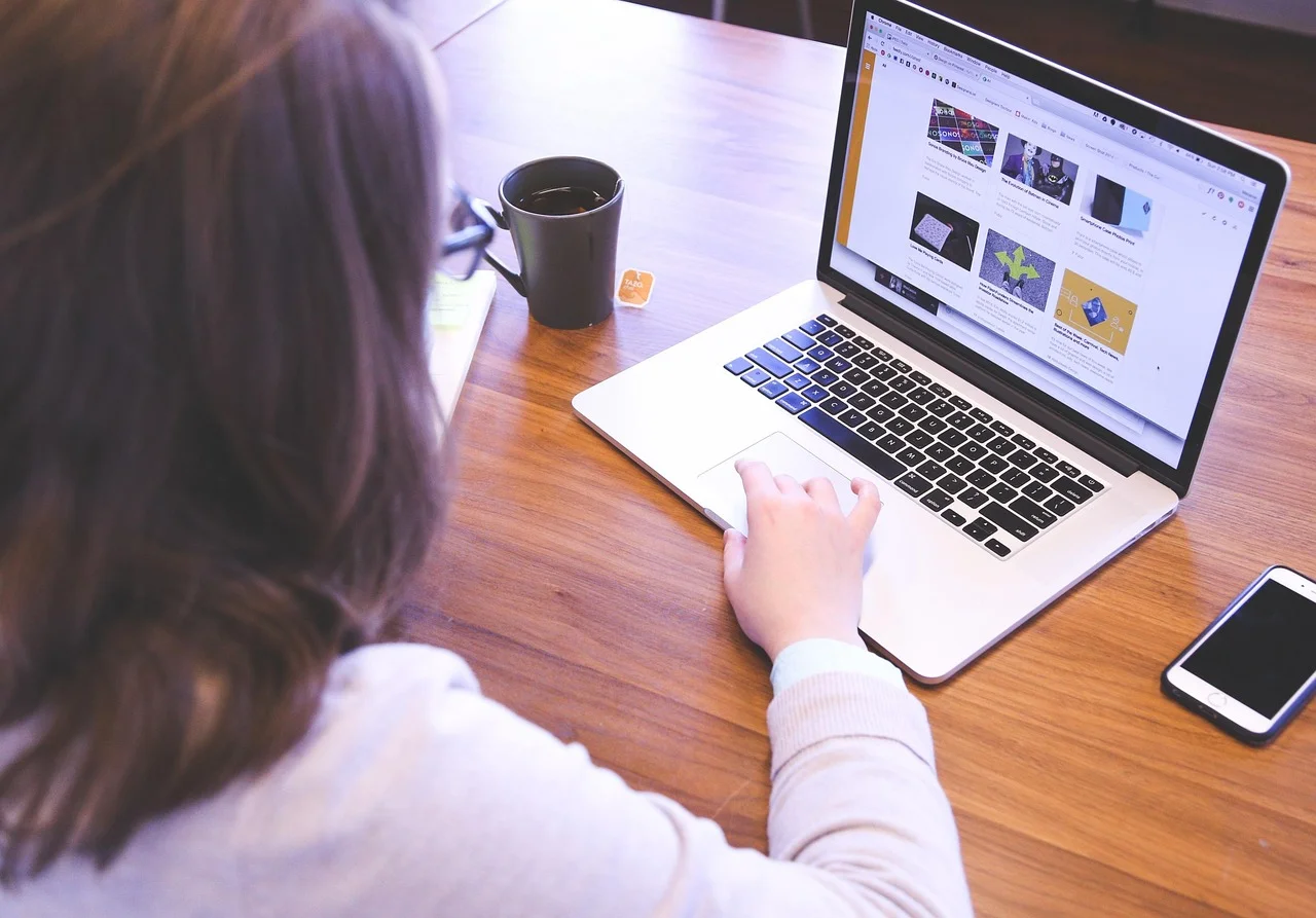 Laptop do grafiki 2026: jak wybrać sprzęt dla twórców, studentów i profesjonalistów